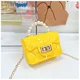 Желтый