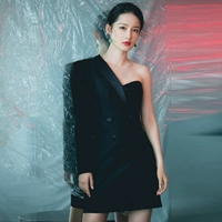 Черный, короткий