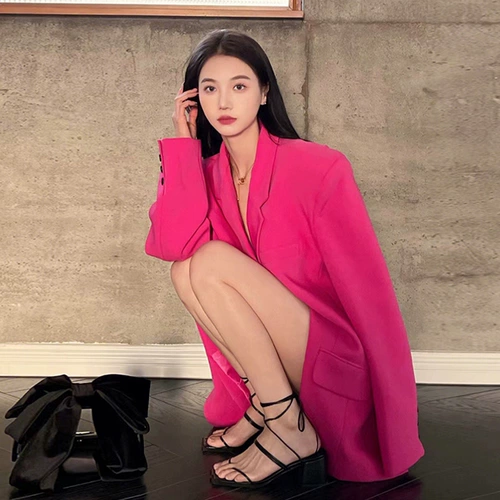 Демисезонный пиджак классического кроя, осенний костюм, лонгслив, французский стиль, коллекция 2023, оверсайз, свободный крой, яркий броский стиль, в западном стиле