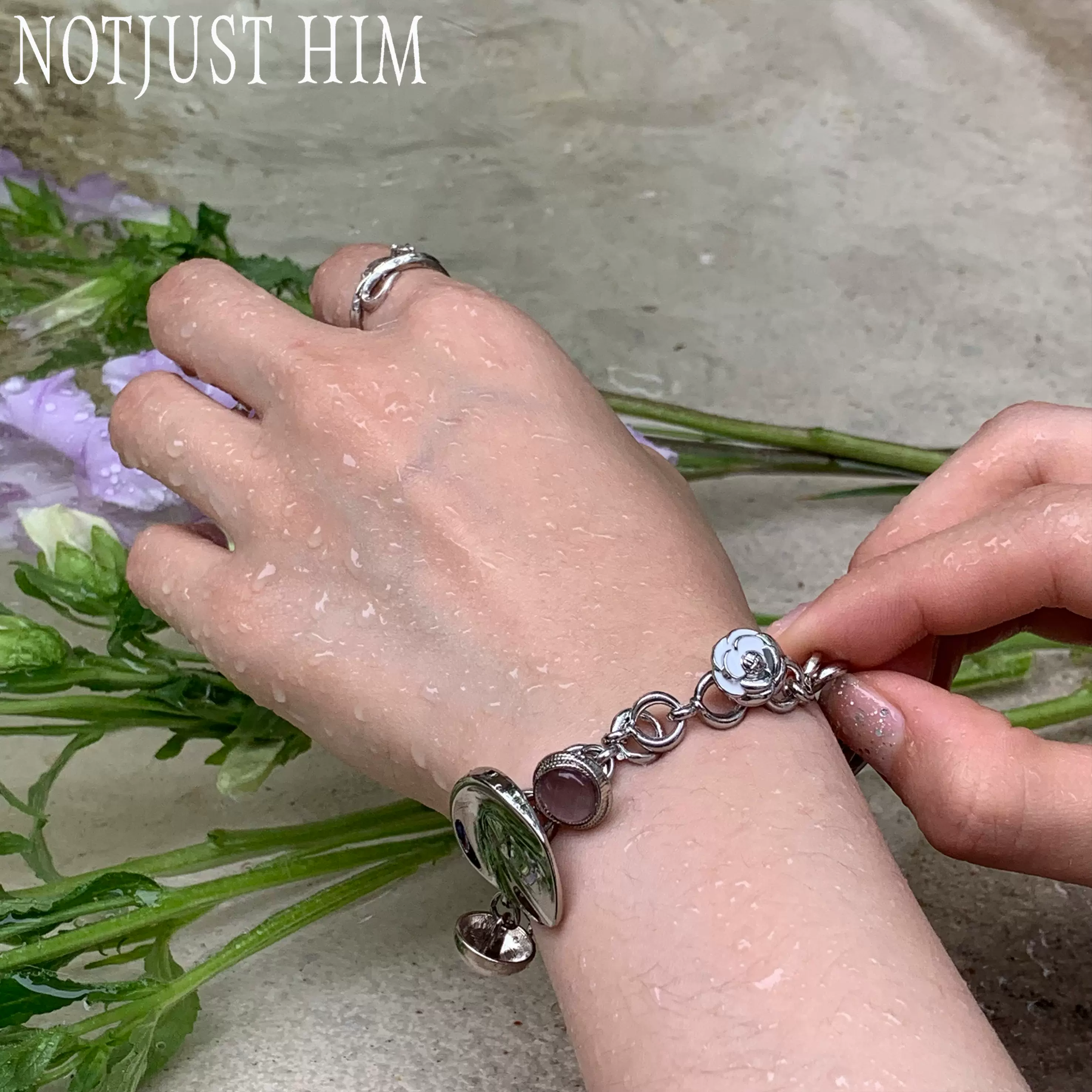 花筏notjusthim 行星环绕 星星造型玫瑰挂坠项链情侣百搭钛钢