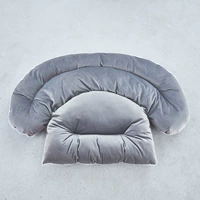 Светло -серая подушка