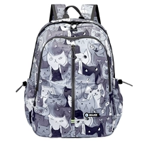 Серый кот средний