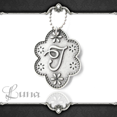 taobao agent Gloria ｜ J letters hand -made necklace Couple name Jiang/Jiang/Ji/Jie/Jie couple birthday gift