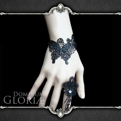 taobao agent Gloria ｜ Cemetery Black Butterfly Handicper Gotho Loreta Bracelet Vampire Retro Black Lace Wiring