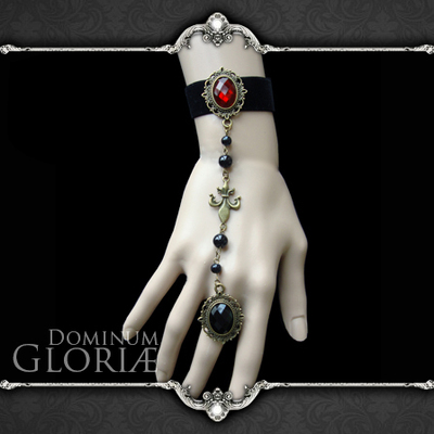 taobao agent Gloria ｜ Queen of Red Tao hand bracelet ring set retro Gothic Alice sleepwalking Wonderland