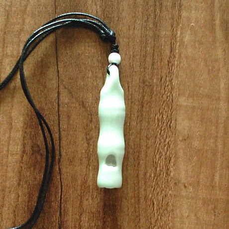 花千骨同款骨哨,简约时尚,小巧玲珑的设计,很喜欢.