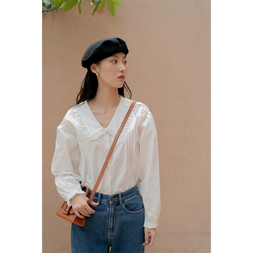 Просто зажженная французская белая рубашка дизайн сгиба