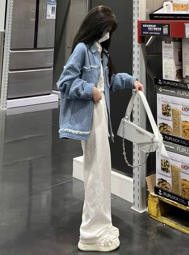 Демисезонная небольшая куртка для отдыха, небольшой дизайнерский лонгслив, кардиган, в стиле Шанель, оверсайз, тренд сезона, яркий броский стиль