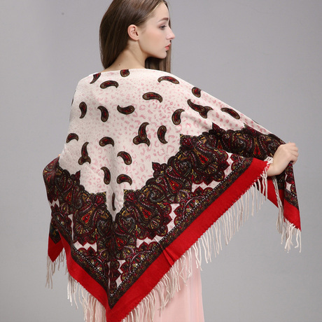 爱逛街为您找到羊毛披肩相关的宝贝,您可以在下面的板块中挑选喜欢的