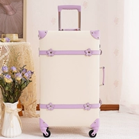 В форме цветка, белый