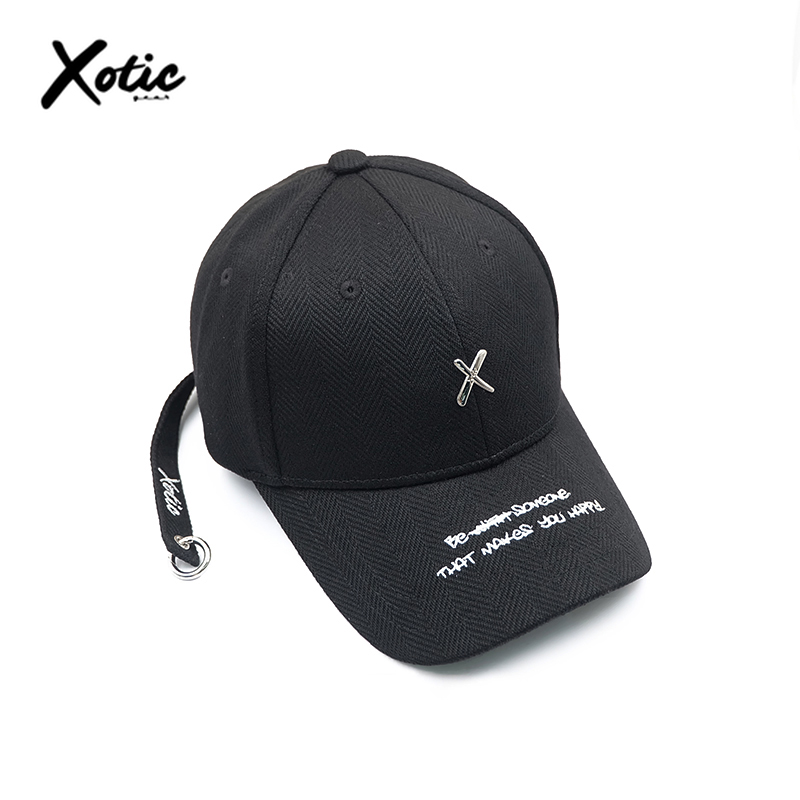 Xotic经典帽款刺绣标语人字纹精致质感