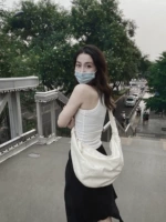 Серо -белый большой