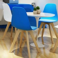 Современный дизайнерский скандинавский пластиковый стульчик для кормления из натурального дерева для отдыха