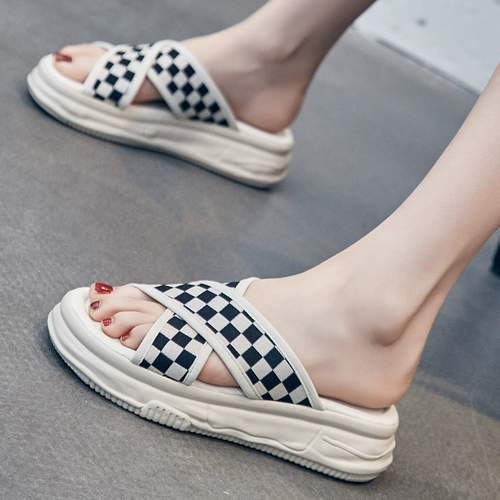 Тапочки, обувь, универсальные модные шахматы на платформе, нескользящие слайдеры, коллекция 2022, мягкая подошва