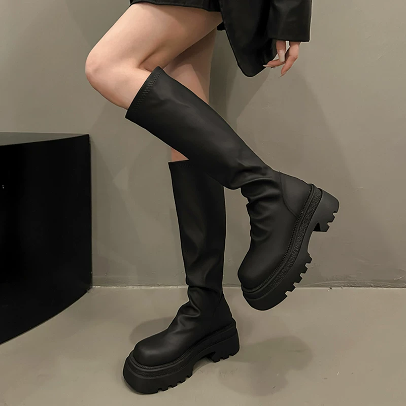 ブラック