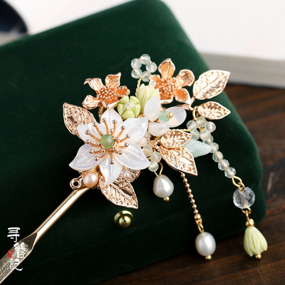 taobao agent Genuine Chinese hairpin, Hanfu, classic green cheongsam with tassels