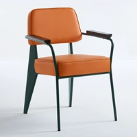 Два побега с апельсиновым лицом в армии поручника