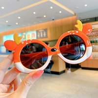 Коричневый апельсиновый олень