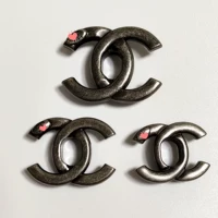 Черный большой замок