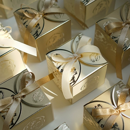 Оригинальная золотая белая маленькая изысканная коробка, французский стиль