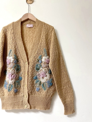 taobao agent Japanese Xiaogui brand Mali exquisite handmade embroidered wool cardigan free shipping!