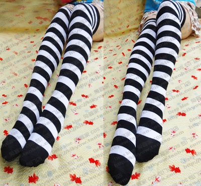 taobao agent COS Universal Peron Shire Alice Black and White Wide Striped over -the -knee socks high socks