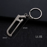 Серебряная стальная пила