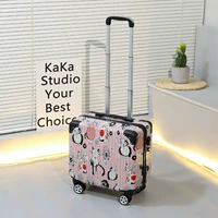 Окрашенный модель-розовый белый котенок