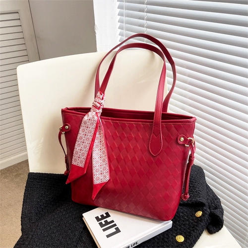 Красная вместительная и большая сумка через плечо для невесты, коллекция 2023, популярно в интернете