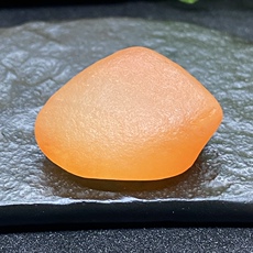 Ювелирные камни 精品金丝玉原石/乌尔禾宝石光原石