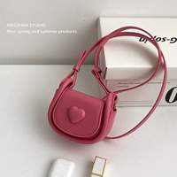 Роза красная