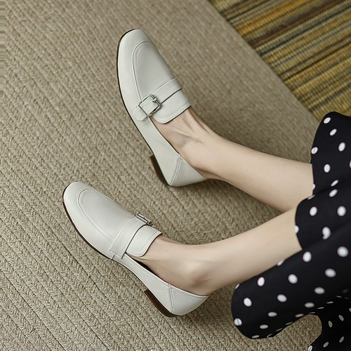 Демисезонные лоферы, обувь в английском стиле, кожаные белые туфли, тренд сезона, в британском стиле, из натуральной кожи