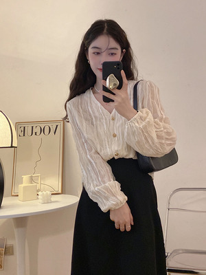 taobao agent Black autumn sexy top, french style, V-neckline, long sleeve, plus size, fitted