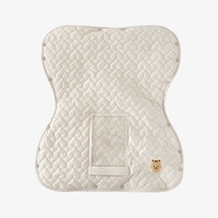 Белая тележка, руль, перчатки