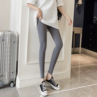 Темно -серой