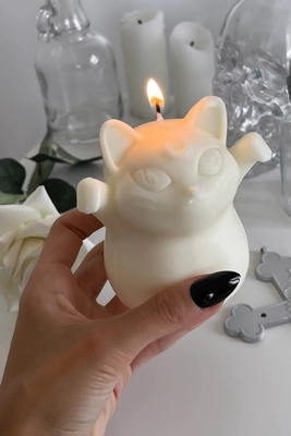 taobao agent Killstar Gothic dark wind home niche aromatherapy white cat cat candle ornament home birthday gift