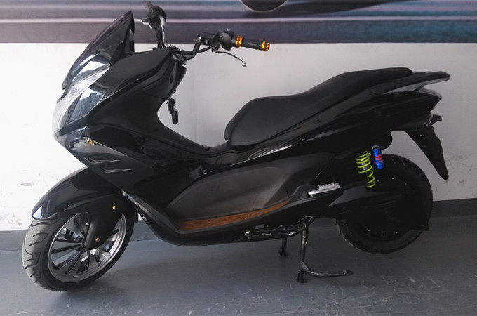 淘宝热销商品详情 马杰斯特t6豪华款电动摩托车2000-4000w双72v酷车