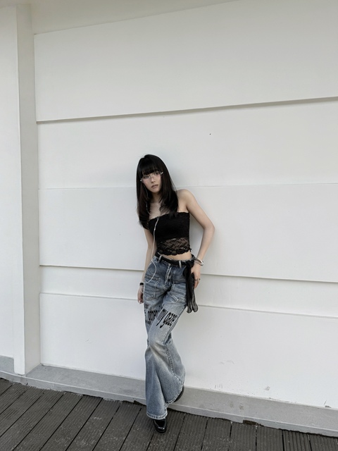 RETRO WHISKER MICRO RIVET JEANS image 7