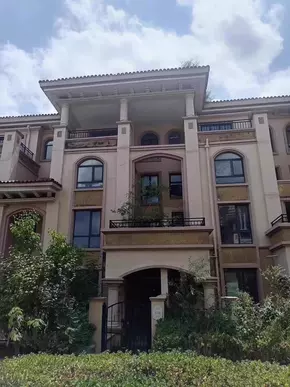 中粮世通供应链（中国）投资有限公司100%股权及相关债权转让