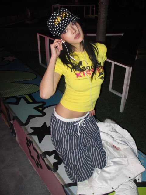 GLITTERY GOOD KISSER T-SHIRT image 4