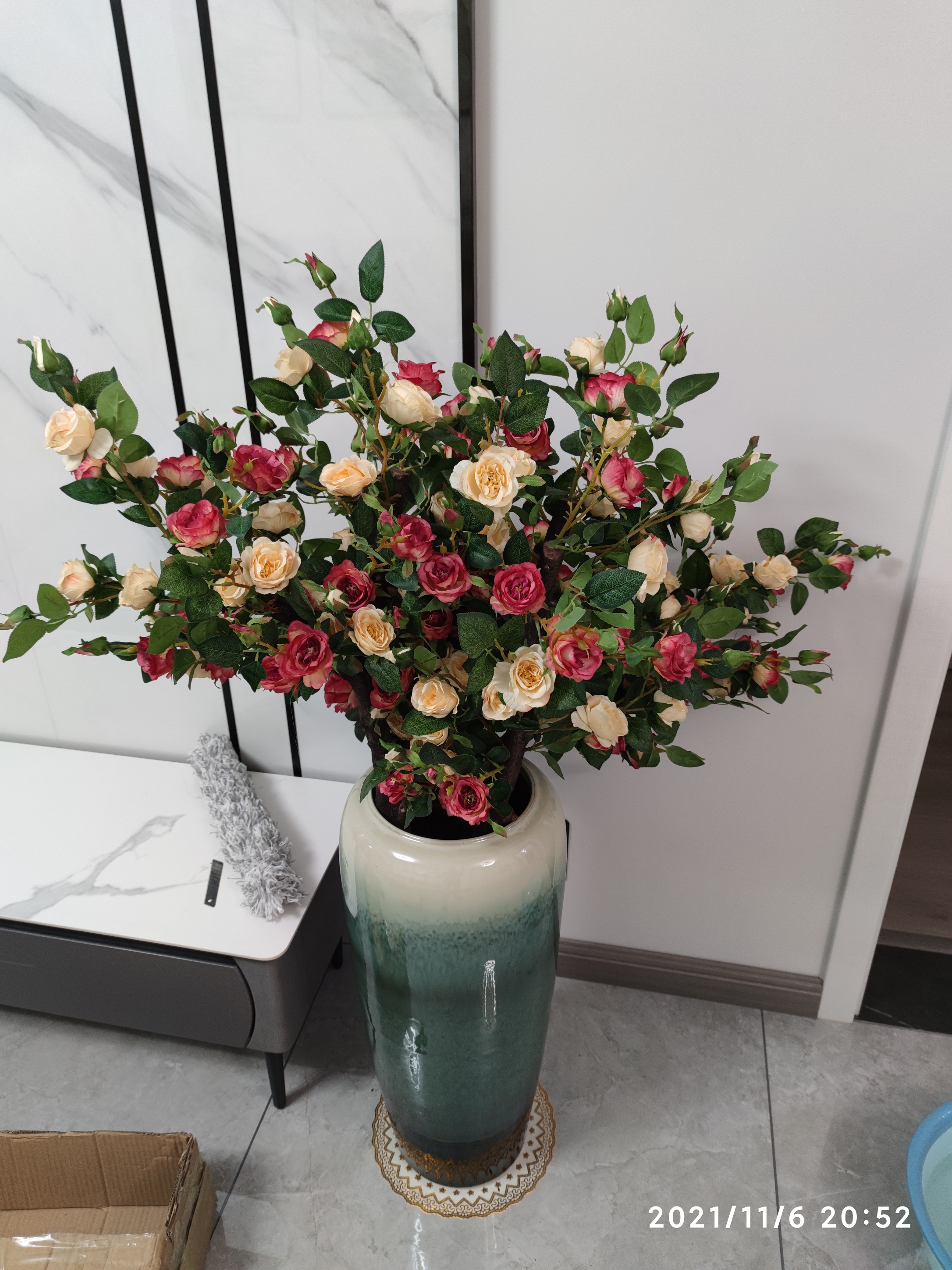 蔷薇花树落地花瓶搭配花艺真树杆假花仿真花客厅酒店装饰摆设花艺