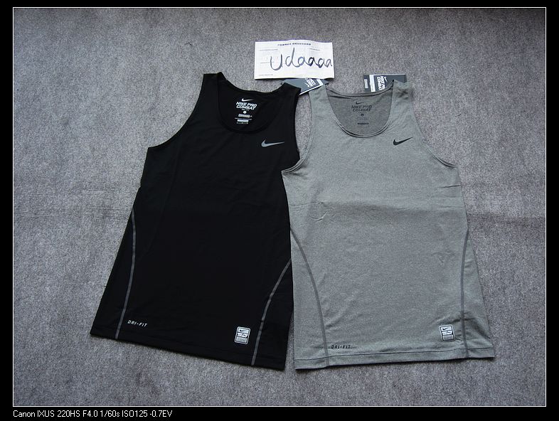 

Спортивная футболка Nike NK PRO 272434-021/010 269604