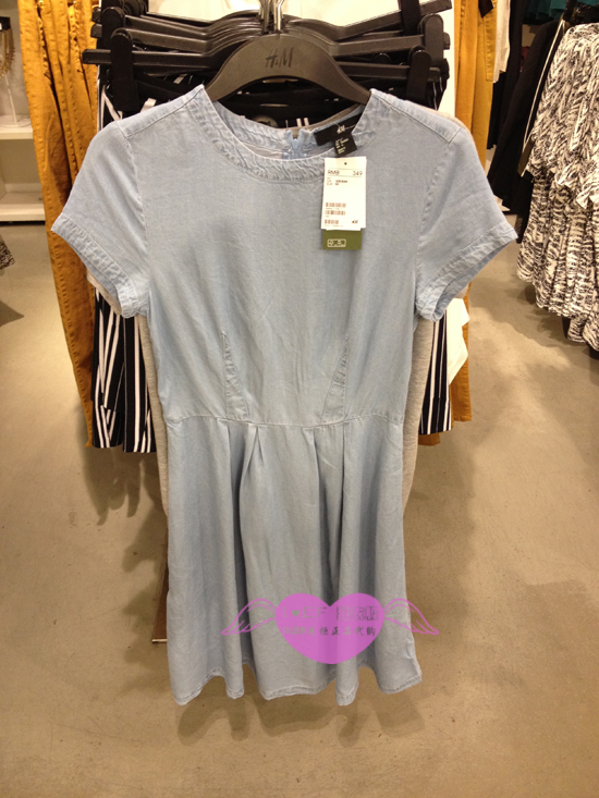 

Женское платье H&M 655080 HM 75