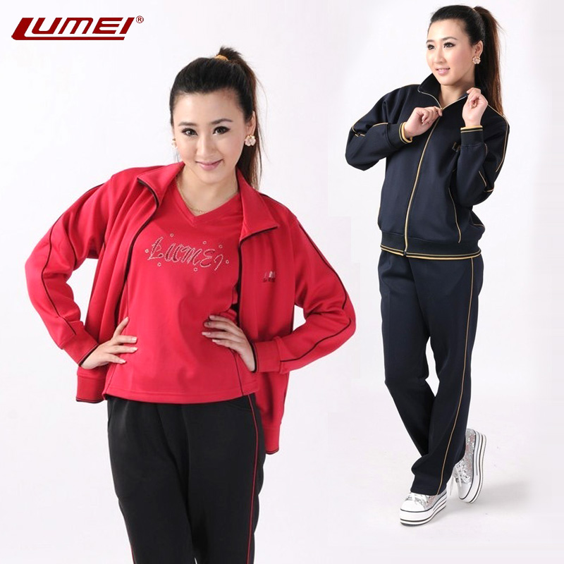 

Спортивный костюм Lumei