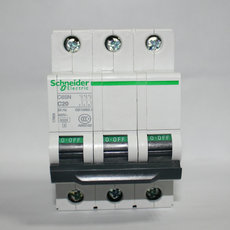 Автоматический выключатель 原产施耐德（天津）c65系列空气开关 ic65n 3p d20a