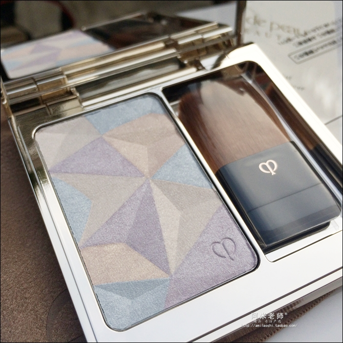 

Основа под макияж Cle de Peau CPB