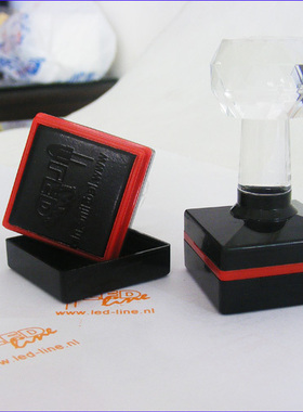 发布了  姓名数字人名章个性签名字母原子婚庆卡通25mm正方形光敏