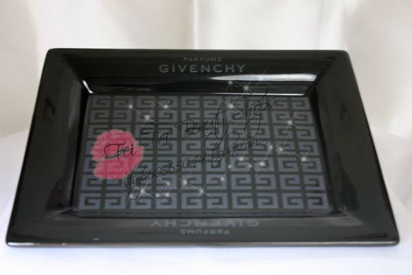 

Косметические инструменты Givenchy