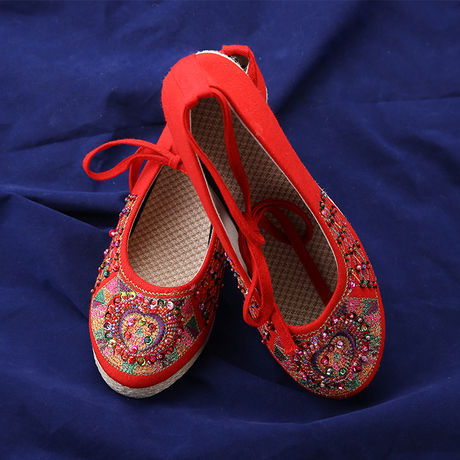 秀禾服鞋龙凤褂绣花鞋布鞋新娘古装婚鞋子民族风红色刺绣中式的鞋