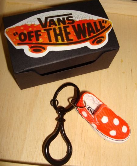 

автомобильное украшение Vans Authentic